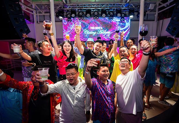 !!Anymoment!! – Seamlessly connecting people to unforgettable experiences, anytime, anywhere.
